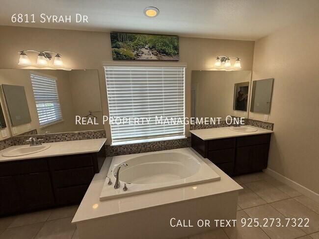 Building Photo - 6811 Syrah Dr