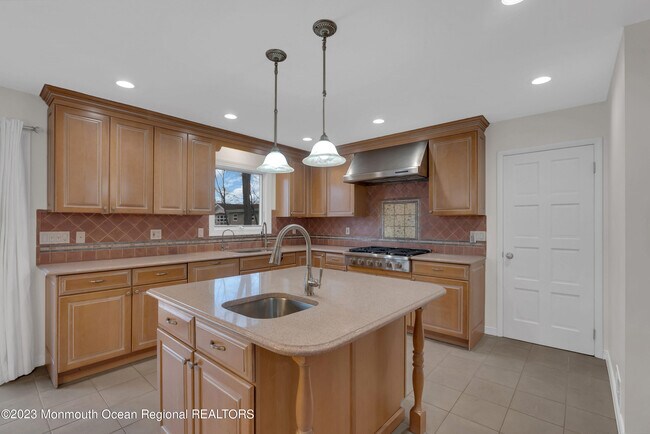 Building Photo - 65 Fulton Ave