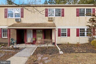 Building Photo - 178 Elephant Rd