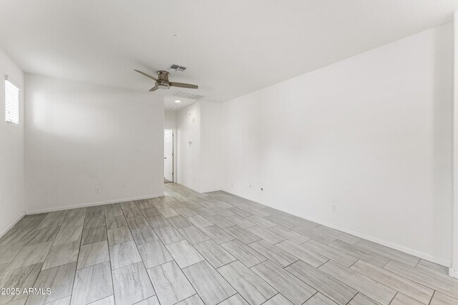 Building Photo - 3881 E Narrowleaf Dr
