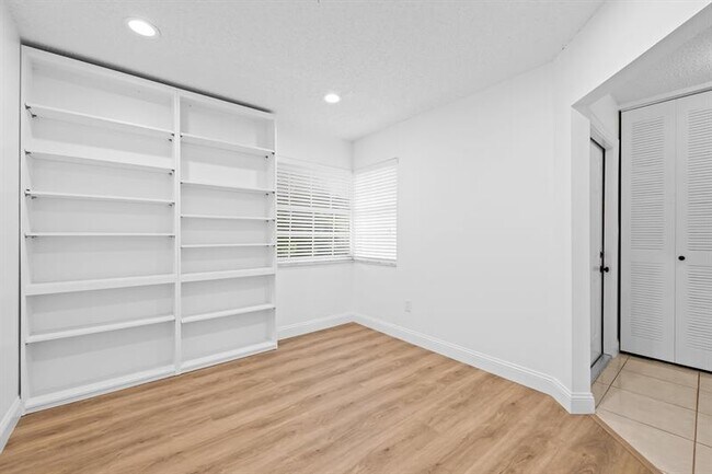 Building Photo - 9953 NW 9th Ct
