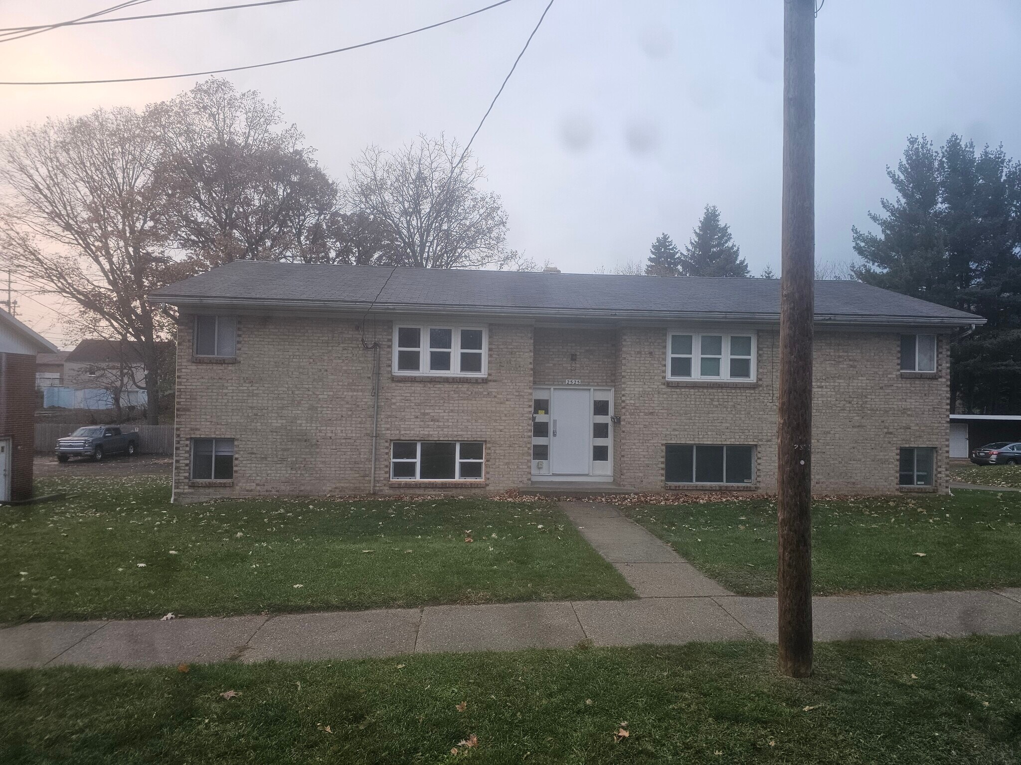 Building Photo - 2525 McKee Ave SW