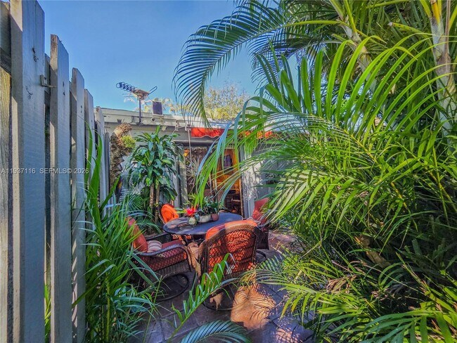 Building Photo - 8044 NW 41 Ct