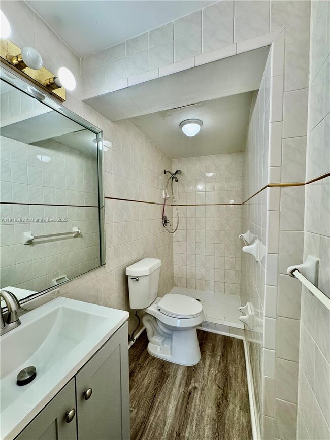 Building Photo - 8000 SW 17th Terrace