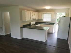 Building Photo - 151 Spirit Cir