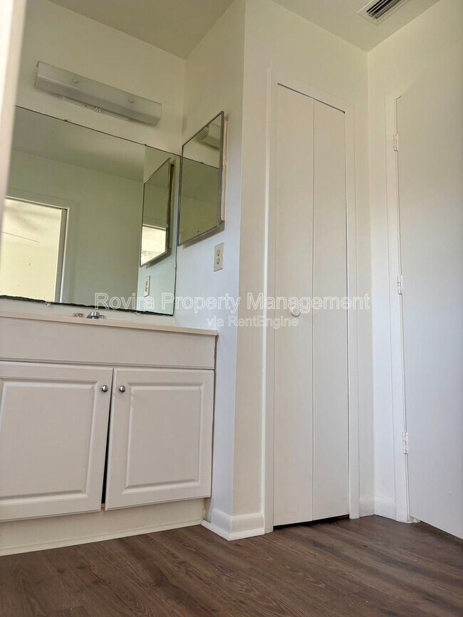 Building Photo - 176 Birmingham Dr