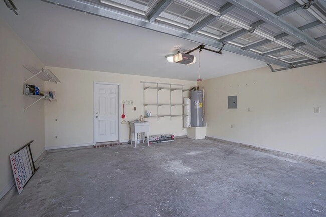 Building Photo - 224 Twin Lakes Ln