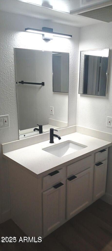 Building Photo - 461 W Holmes Ave