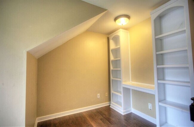 Building Photo - 5733 Connor Blvd