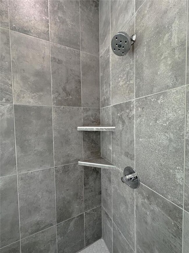 Building Photo - 3 Bed 2 Bath 2 Car in Twin Silos Addition Edmond, OK