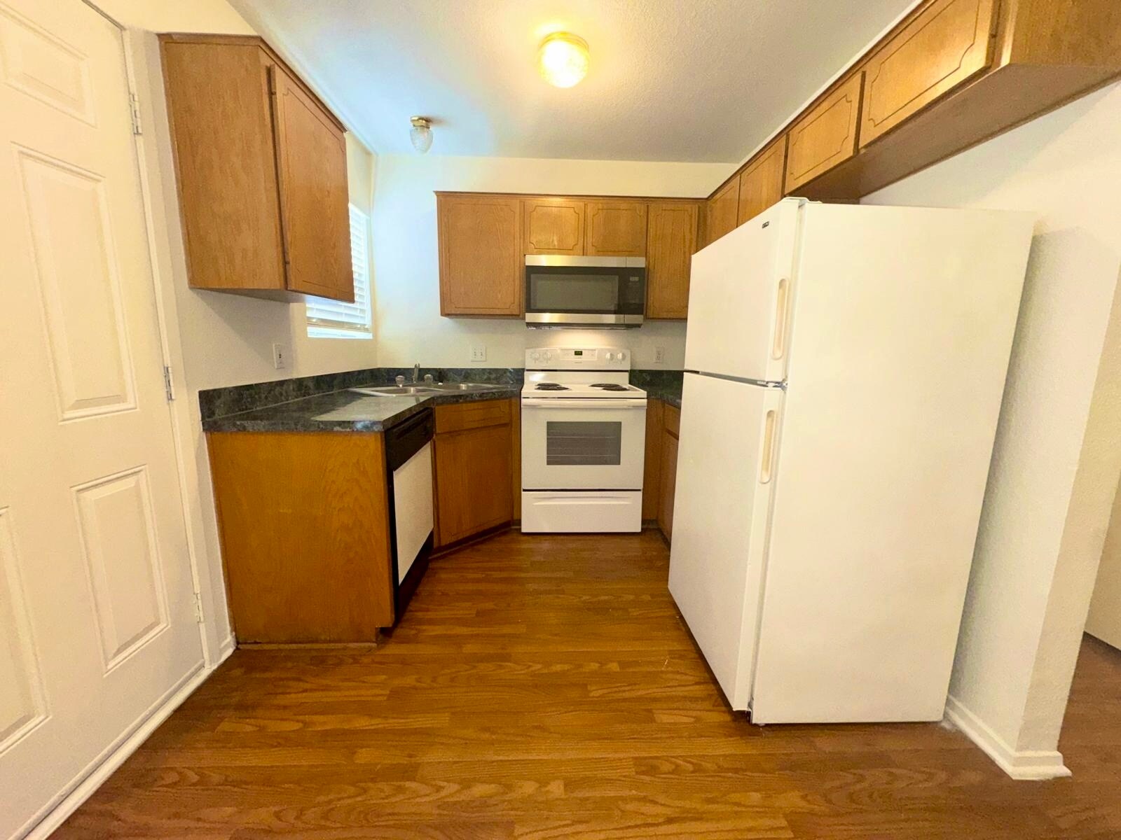 Building Photo - 1112 Leslie Cir