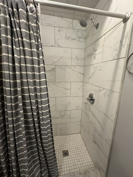 Marble shower - 2329 W Grace St