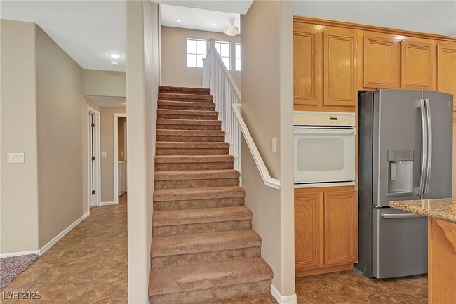 Building Photo - 2385 Stansbury Ct