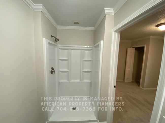 Building Photo - 135 Earnhardt Ave