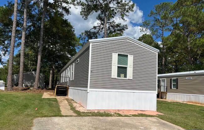 Building Photo - 14142 Lorraine Rd