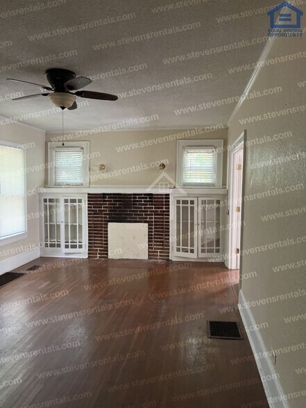 Building Photo - 3810 Provence St