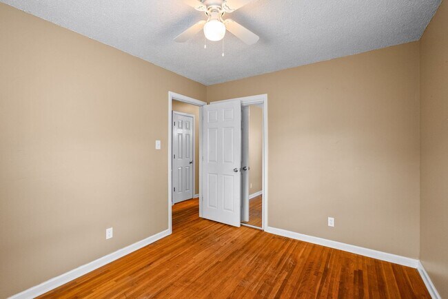 Building Photo - 6412 Chippewa Dr