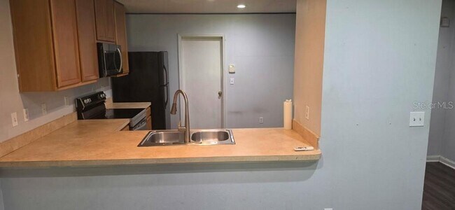 Building Photo - 4796 Playschool Dr