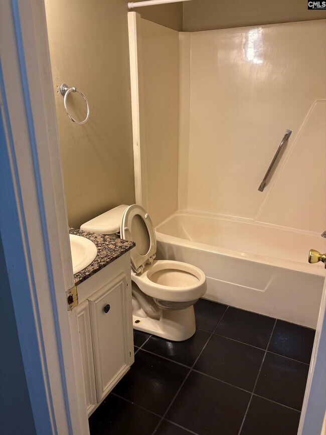 Building Photo - 49B Battery Walk Ct