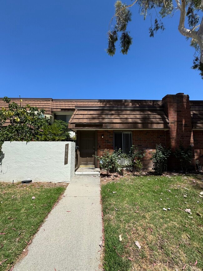 Building Photo - 10464 Larwin Ave