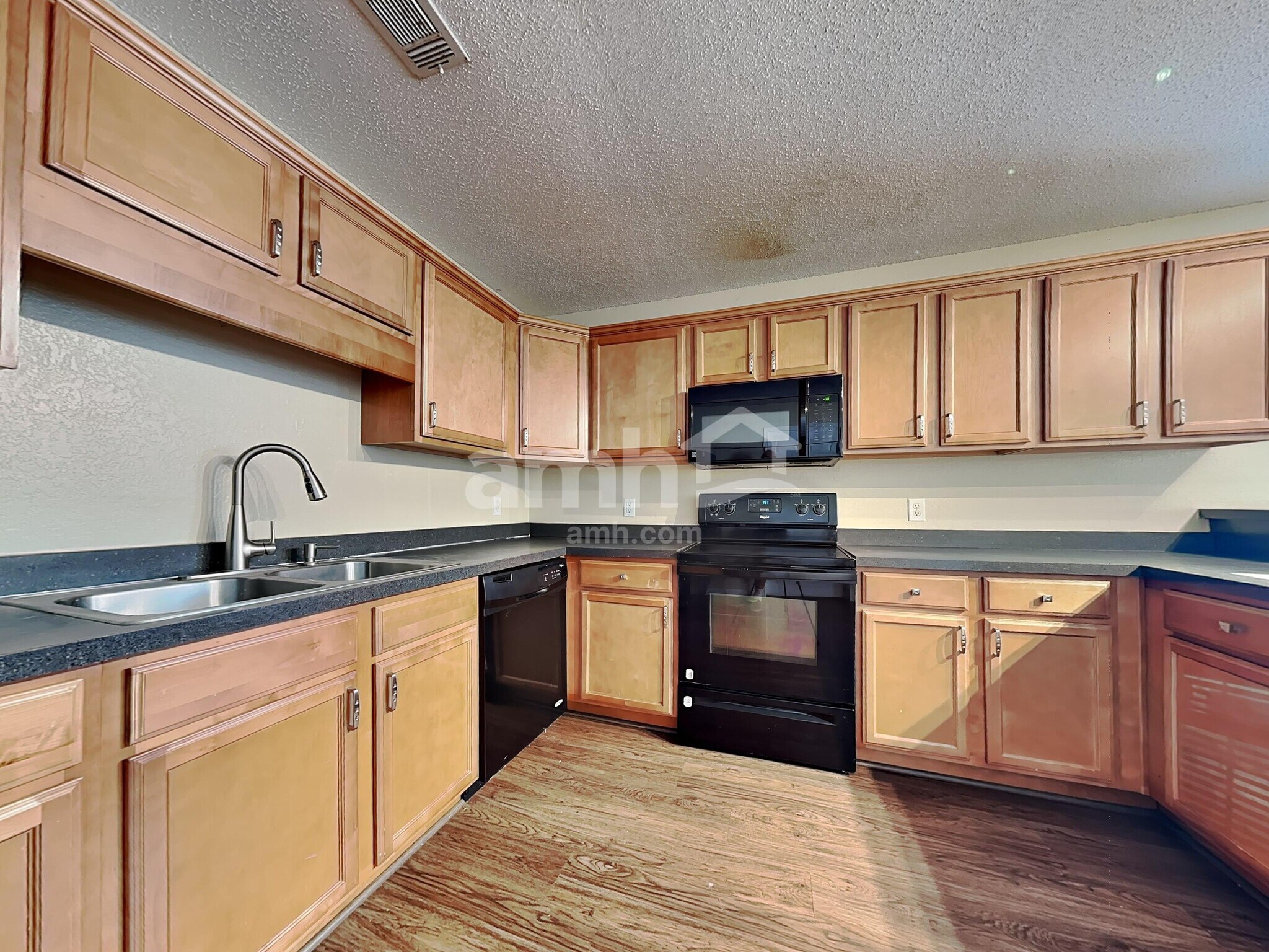 Building Photo - 509 Diamond Cut