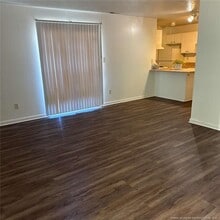 Building Photo - 1128 Southwood Dr