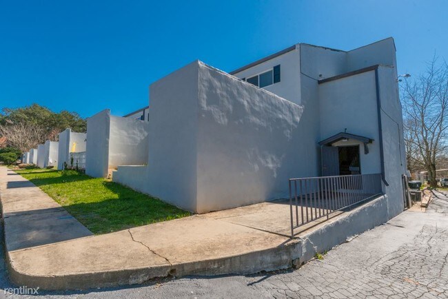 Building Photo - 1040 Sandtown Rd SW