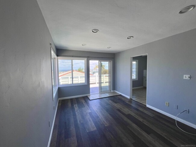 Building Photo - 4551 Santa Monica Ave