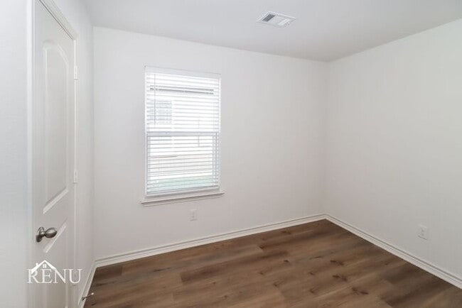 Building Photo - Coming Soon!