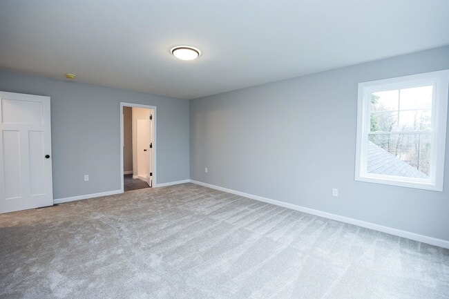 Building Photo - 231 Putnam Hill Rd