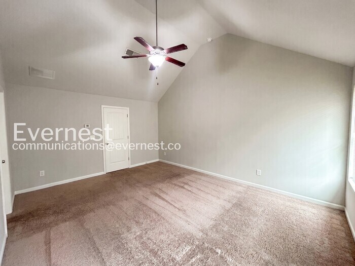Building Photo - 1598 Iris Walk