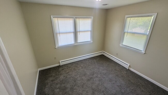 Building Photo - 2221 Millwood Dr
