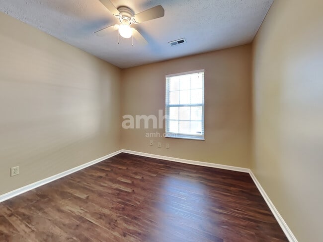 Building Photo - 818 Somerset Ct