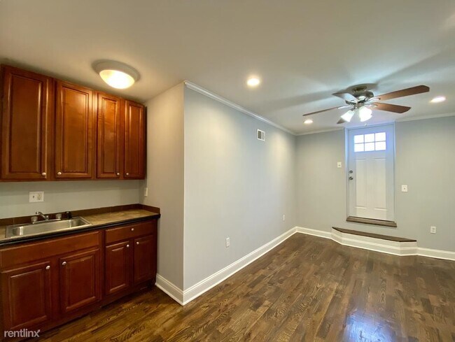 Building Photo - 6 br, 3 bath Apartment - 3033 W Berks St