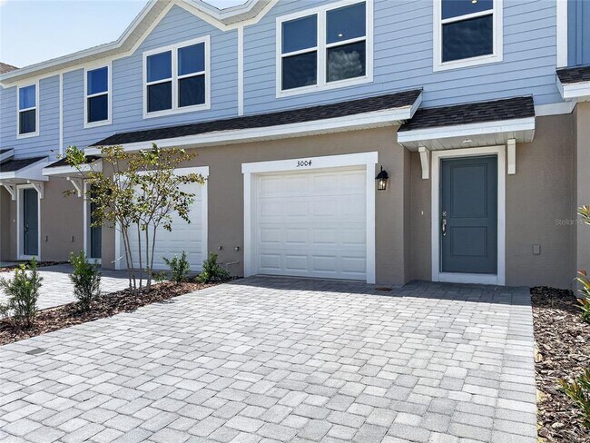 Building Photo - 3004 Jessamine Dr