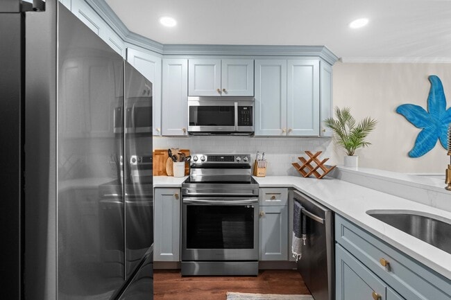 Building Photo - Shore Thing: Seasonal Beachfront Rental (N...