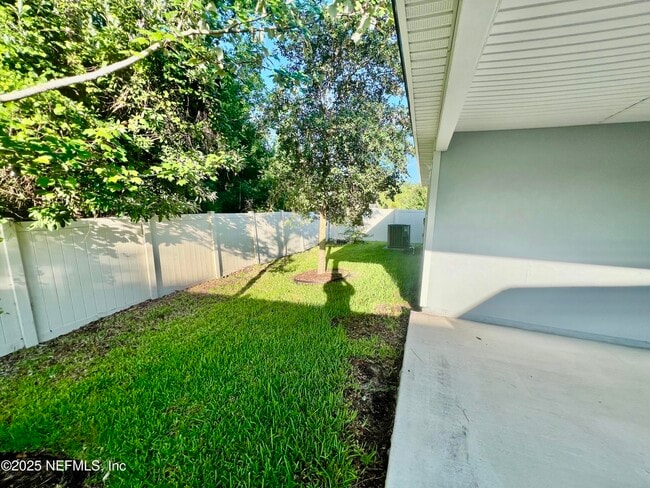 Building Photo - 12300 Cherry Bluff Dr
