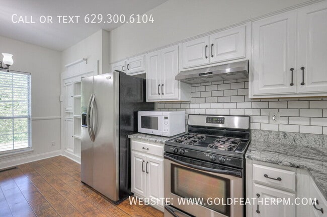 Building Photo - 5888 Woodlands Ave