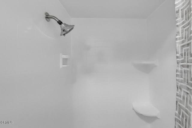 Building Photo - 1608 N Grand Oaks Ave