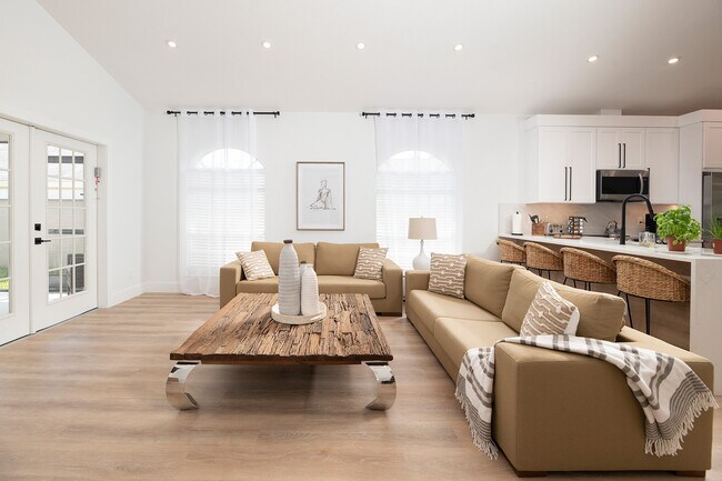 Building Photo - 823 96th Ave N