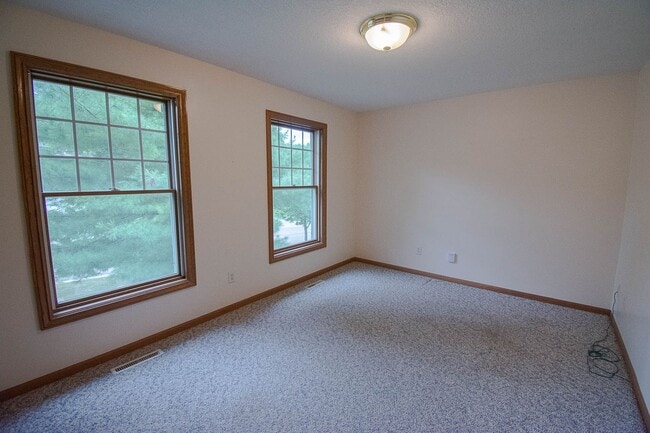 Building Photo - 919 Baird Ln NE