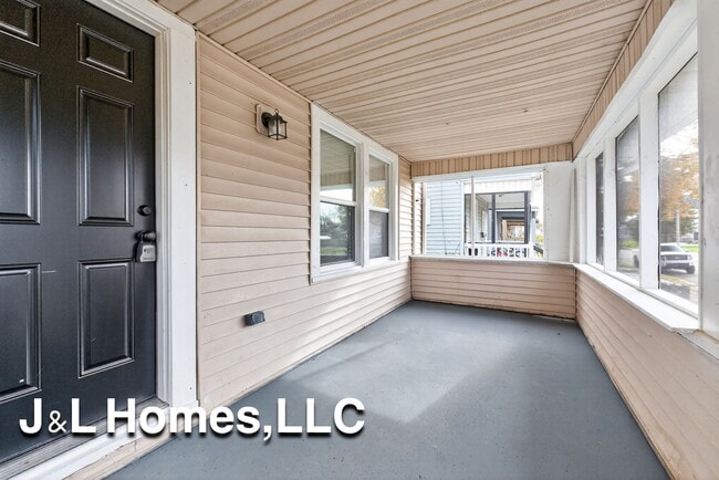 Building Photo - 888 Miller Ave