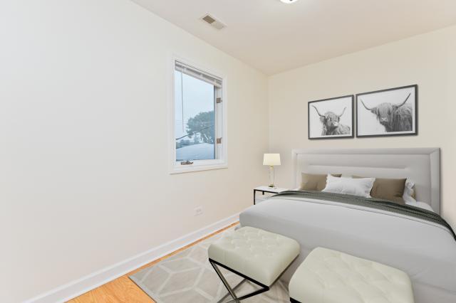 Building Photo - 3 bedroom in Evanston IL 60201