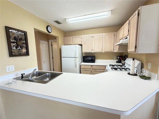 Building Photo - 8402 Waterview Way