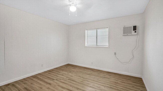 Building Photo - 711 Houston -