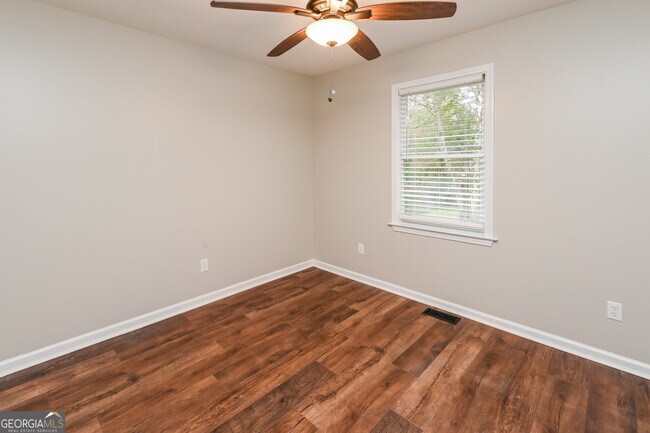 Building Photo - 377 Wesley Mill Pl