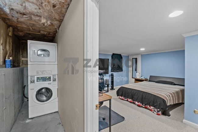 Building Photo - 498 Park Ave