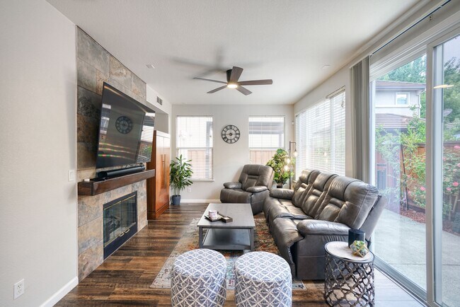 Building Photo - 5884 Cedarwood Cmn