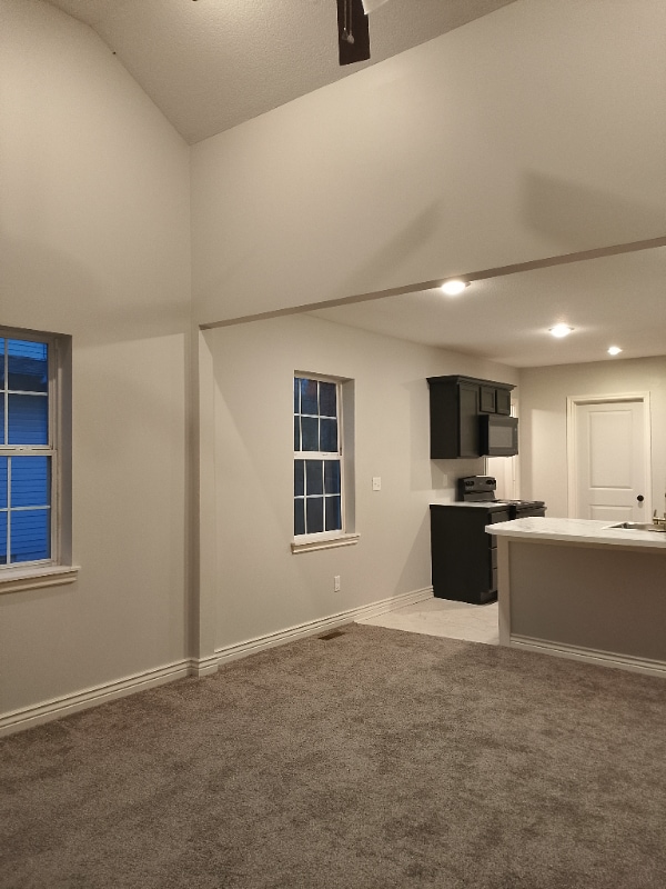 Building Photo - 126 S Green St