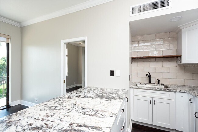 Building Photo - 2109 Bayshore Blvd